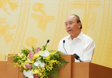 Thủ tướng: "Không chỉ phòng thủ dịch bệnh, mà phải tiến công để phát triển"!