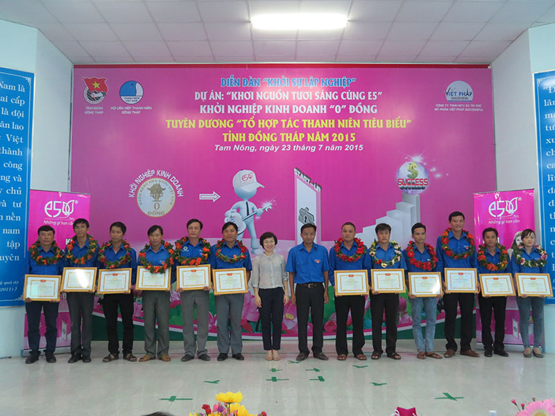 Tuyên dương THT thanh niên tiêu biểu 2015 tỉnh Đồng Tháp