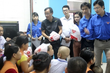 Chung tay vì cộng đồng – Nhịp cầu kết nối yêu thương