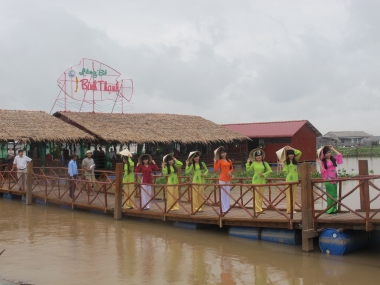 Cần phát huy có hiệu quả tiềm năng khu du lịch Làng Bè Bình Thạnh