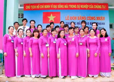 Ngôi trường có những người thầy làm “Mẹ”