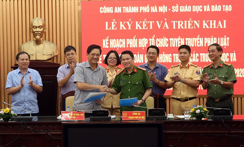 Hà Nội đẩy mạnh xây dựng văn hóa giao thông trong học đường