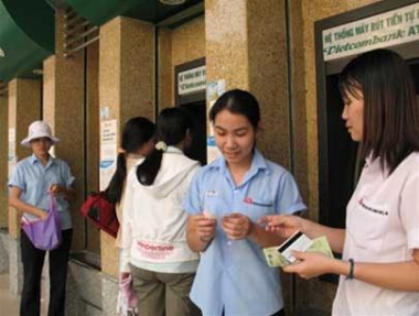 Người phát ngôn của Chính phủ trả lời về phương án tăng lương 2016