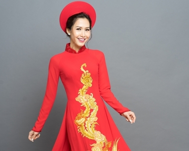 Phan Thu Quyên tư vấn áo dài cưới thương hiệu Long Phụng