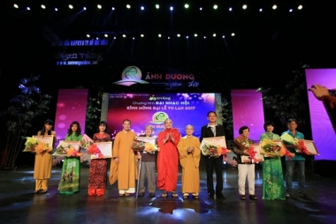 Đêm đại nhạc hội Ánh Dương Ngàn Đời thành công trong sự yêu thương