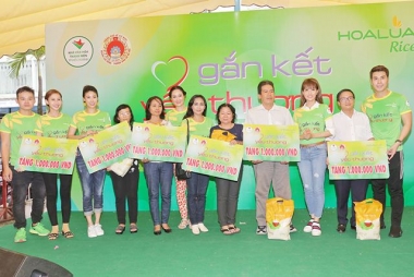 Sao Việt cùng Gạo Hoa Lúa đồng hành cùng chương trình “Gắn kết yêu thương”