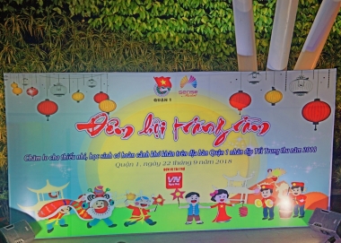 200 trẻ em nghèo rước đèn trung thu tưng bừng cùng VN ngày nay