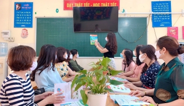Từ năm học 2021-2022, việc lựa chọn sách giáo khoa do UBND cấp tỉnh quyết định