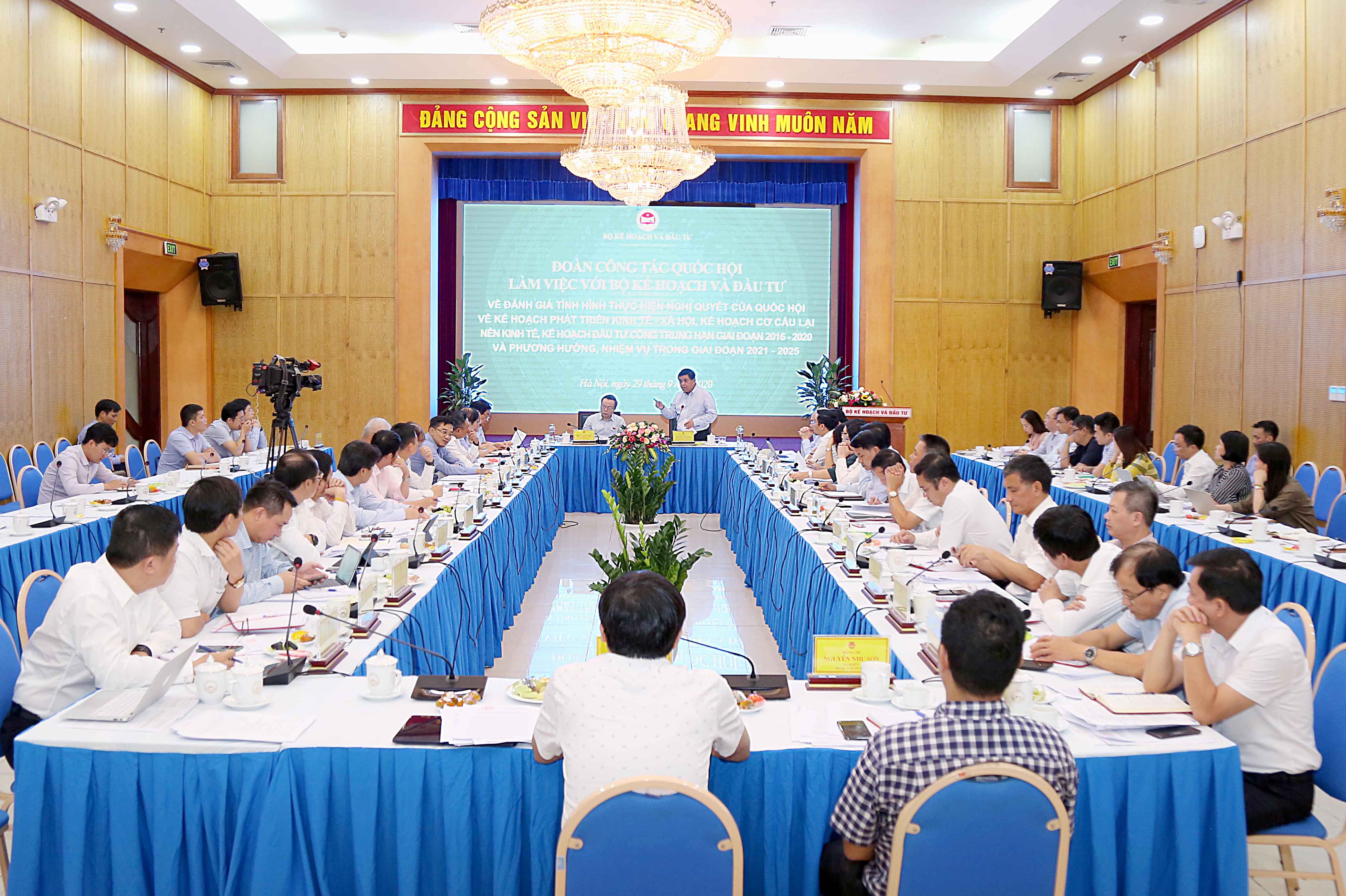 Kế hoạch 2021-2025: Cần tính toán kỹ và thận trọng chỉ tiêu tăng trưởng GDP