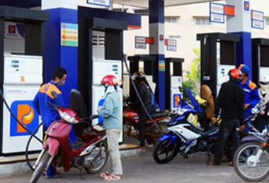 Xăng giảm giá lần thứ 7 liên tiếp
