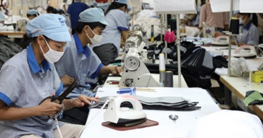 Vì sao xuất khẩu dệt may khó khăn?