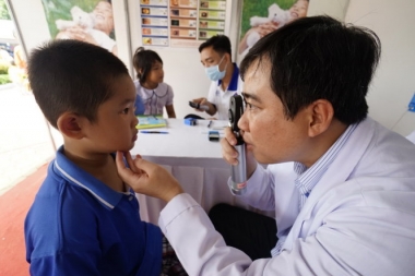 Thí điểm mô hình chăm sóc phát triển toàn diện trẻ em tại gia đình và cộng đồng