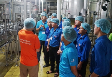 Đoàn đại biểu lớp tập huấn chuyển giao khoa học công nghệ khu vực Đông Nam Bộ tham quan và giao lưu tại Tập đoàn Tân Hiệp Phát