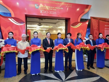 Khai mạc trưng bày các ấn phẩm báo chí tiêu biểu và triển lãm ảnh báo chí