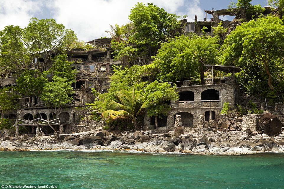 Khám phá nơi ẩn dật cuối cùng của Robinson Crusoe