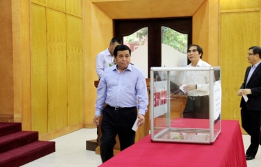 Bộ Kế hoạch và Đầu tư ủng hộ đồng bào bị thiệt hại do cơn bão số 12