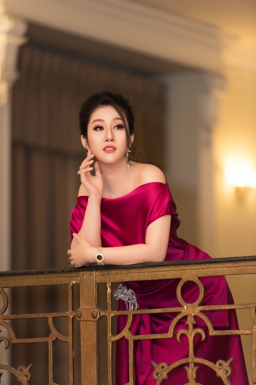 Xã hội - Nữ hoàng Kim Trang sang chảnh dự sự kiện, thu hút mọi ánh nhìn (Hình 6).
