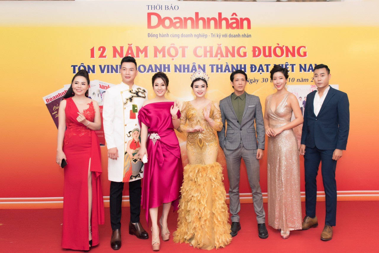 Xã hội - Nữ hoàng Kim Trang sang chảnh dự sự kiện, thu hút mọi ánh nhìn (Hình 9).