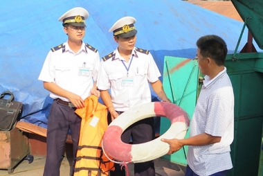 Tăng mức phạt hành chính trong lĩnh vực giao thông đường thủy nội địa