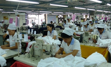 Tăng giờ làm thêm: cần hài hòa với lợi ích của người lao động