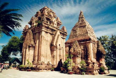 Tháp Bà Ponagar : Dấu tích Chiêm Thành trên vùng đất Nha Trang xưa