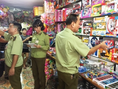 Cuối năm tăng cường đấu tranh chống buôn lậu, gian lận thương mại và hàng giả