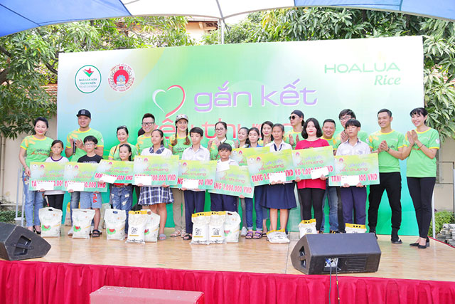 Nhiều sao Việt đồng hành cùng "Gắn Kết Yêu Thương" của Gạo Hoa Lúa