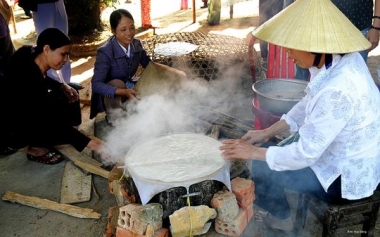 ghé thăm 3 làng nghề làm bánh tráng nổi tiếng