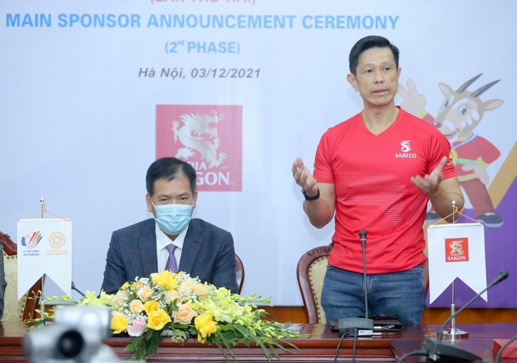 Ông Bennett Neo – Tổng Giám đốc SABECO phát biểu tại Lễ ký kết. Ông Bennett Neo – Tổng Giám đốc SABECO phát biểu tại Lễ ký kết.
