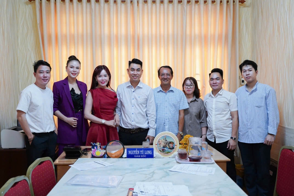 Buổi ký kết hợp tác diễn ra thành công tốt đẹp với sự tham dự của đại diện hai bên Buổi ký kết hợp tác diễn ra thành công tốt đẹp với sự tham dự của đại diện hai bên