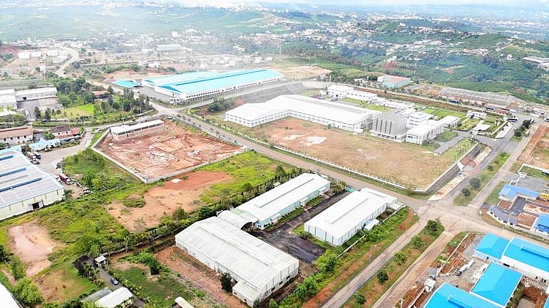 Ban Quản lý các KCN tỉnh Lâm Đồng vững vàng vượt qua thách thức, triển khai thành công nhiệm vụ phát triển KCN năm 2023 Ban Quản lý các KCN tỉnh Lâm Đồng vững vàng vượt qua thách thức, triển khai thành công nhiệm vụ phát triển KCN năm 2023