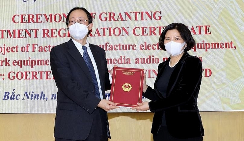 Chủ tịch UBND tỉnh Nguyễn Hương Giang phát biểu tại Lễ trao Giấy chứng nhận đầu tư Chủ tịch UBND tỉnh Nguyễn Hương Giang phát biểu tại Lễ trao Giấy chứng nhận đầu tư