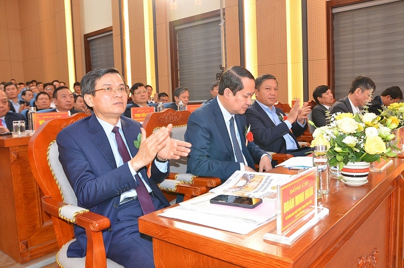 Ban Quản lý các Khu công nghiệp tỉnh Ninh Bình đón nhận nhiều phần thưởng cao quý của Bộ Kế hoạch và Đầu tư và tỉnh Ninh Bình Ban Quản lý các Khu công nghiệp tỉnh Ninh Bình đón nhận nhiều phần thưởng cao quý của Bộ Kế hoạch và Đầu tư và tỉnh Ninh Bình