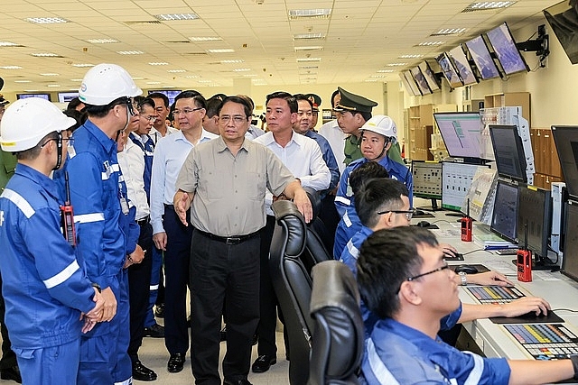 Xây dựng Khu kinh tế Nghi Sơn và các Khu công nghiệp trở thành động lực phát triển kinh tế, xã hội của khu vực Bắc Trung Bộ Xây dựng Khu kinh tế Nghi Sơn và các Khu công nghiệp trở thành động lực phát triển kinh tế, xã hội của khu vực Bắc Trung Bộ