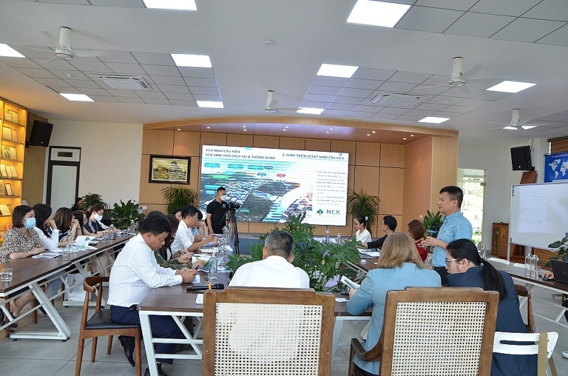 Toàn cảnh Đoàn công tác làm việc với Công ty Cổ phần SHINEC, chủ đầu tư KCN Nam Cầu Kiền Toàn cảnh Đoàn công tác làm việc với Công ty Cổ phần SHINEC, chủ đầu tư KCN Nam Cầu Kiền