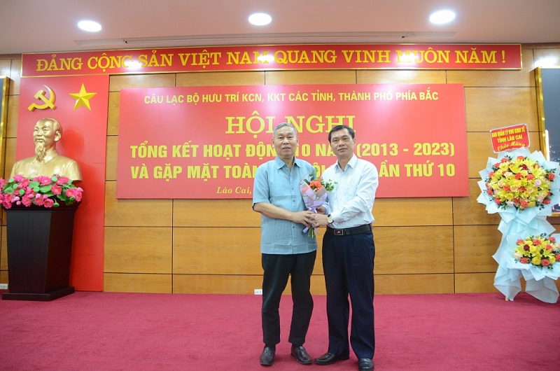 Câu lạc bộ Hưu trí KCN, KKT các tỉnh, thành phố phía Bắc: Kỷ niệm chặng đường 10 năm thành lập, lớn mạnh cùng sự phát triển của các khu công nghiệp, khu kinh tế tế Câu lạc bộ Hưu trí KCN, KKT các tỉnh, thành phố phía Bắc: Kỷ niệm chặng đường 10 năm thành lập, lớn mạnh cùng sự phát triển của các khu công nghiệp, khu kinh tế tế