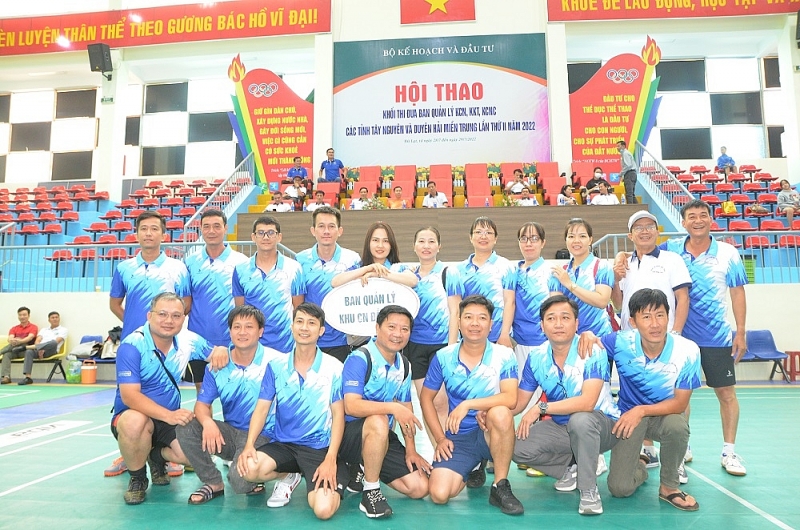 Khí thế khai mạc Hội thao Khối Thi đua ngành KCN, KKT, KCNC các tỉnh Tây Nguyên và Duyên hải Miền Trung Khí thế khai mạc Hội thao Khối Thi đua ngành KCN, KKT, KCNC các tỉnh Tây Nguyên và Duyên hải Miền Trung