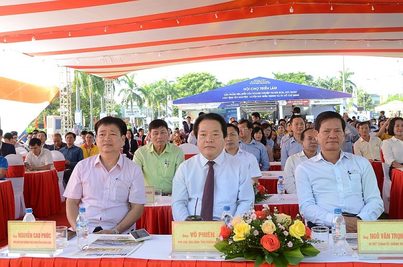 Quảng Ngãi: Khai mạc “"Hội chợ triển lãm sản phẩm tiêu biểu của doanh nghiệp trong KCN, KKT, KCNC các tỉnh Tây Nguyên - Duyên hải miền Trung và thành phố Hồ Chí Minh, năm 2023" Quảng Ngãi: Khai mạc “"Hội chợ triển lãm sản phẩm tiêu biểu của doanh nghiệp trong KCN, KKT, KCNC các tỉnh Tây Nguyên - Duyên hải miền Trung và thành phố Hồ Chí Minh, năm 2023"