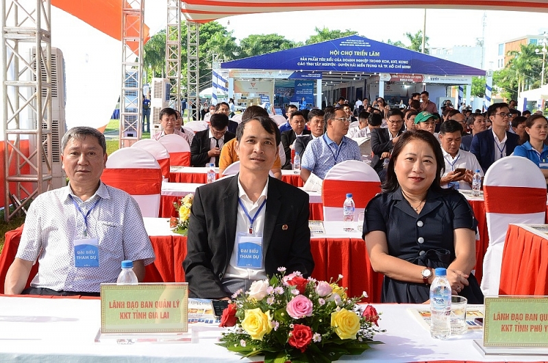 Quảng Ngãi: Khai mạc “"Hội chợ triển lãm sản phẩm tiêu biểu của doanh nghiệp trong KCN, KKT, KCNC các tỉnh Tây Nguyên - Duyên hải miền Trung và thành phố Hồ Chí Minh, năm 2023" Quảng Ngãi: Khai mạc “"Hội chợ triển lãm sản phẩm tiêu biểu của doanh nghiệp trong KCN, KKT, KCNC các tỉnh Tây Nguyên - Duyên hải miền Trung và thành phố Hồ Chí Minh, năm 2023"