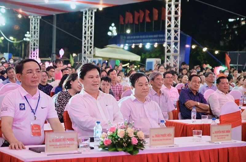 Lan tỏa ý nghĩa nhân văn Chương trình nghệ thuật “Nối vòng tay lớn - Chia sẻ yêu thương”