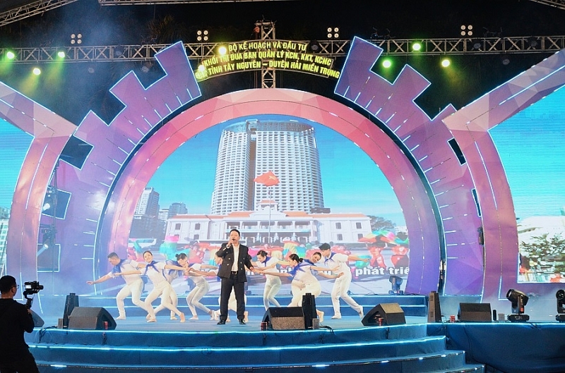 Lan tỏa ý nghĩa nhân văn Chương trình nghệ thuật “Nối vòng tay lớn - Chia sẻ yêu thương”