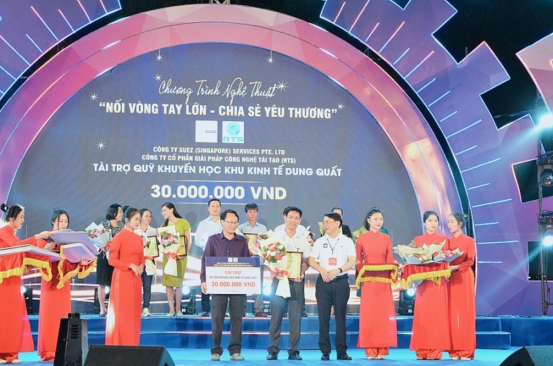 Lan tỏa ý nghĩa nhân văn Chương trình nghệ thuật “Nối vòng tay lớn - Chia sẻ yêu thương”