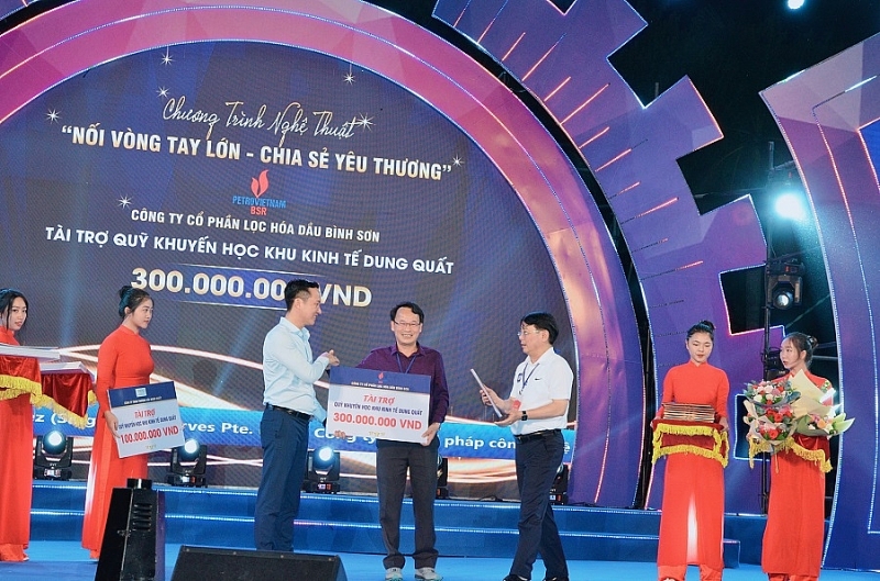 Lan tỏa ý nghĩa nhân văn Chương trình nghệ thuật “Nối vòng tay lớn - Chia sẻ yêu thương”