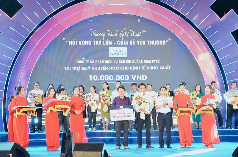 Lan tỏa ý nghĩa nhân văn Chương trình nghệ thuật “Nối vòng tay lớn - Chia sẻ yêu thương”