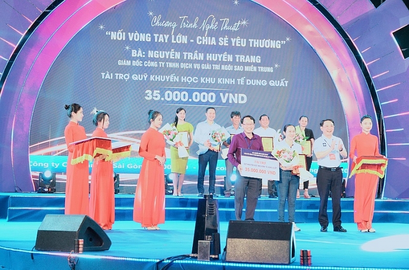 Lan tỏa ý nghĩa nhân văn Chương trình nghệ thuật “Nối vòng tay lớn - Chia sẻ yêu thương”