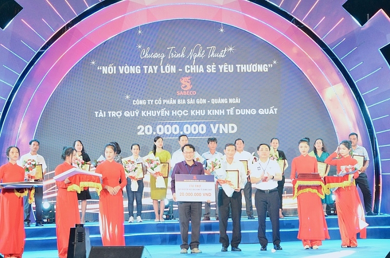 Lan tỏa ý nghĩa nhân văn Chương trình nghệ thuật “Nối vòng tay lớn - Chia sẻ yêu thương”