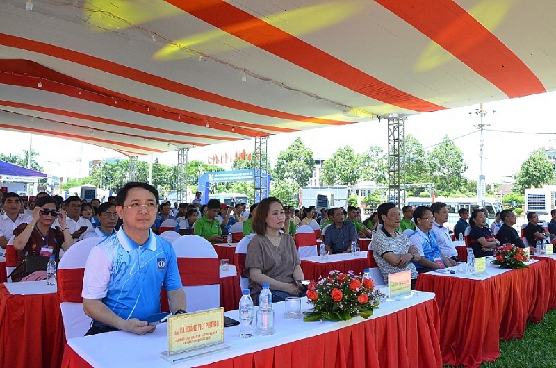Quảng Ngãi: Dấu ấn Hội chợ triển lãm kết nối hợp tác đầu tư, thể thao và giao lưuvăn nghệ hướng về cộng đồng Quảng Ngãi: Dấu ấn Hội chợ triển lãm kết nối hợp tác đầu tư, thể thao và giao lưuvăn nghệ hướng về cộng đồng