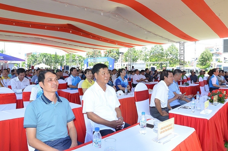 Quảng Ngãi: Dấu ấn Hội chợ triển lãm kết nối hợp tác đầu tư, thể thao và giao lưuvăn nghệ hướng về cộng đồng Quảng Ngãi: Dấu ấn Hội chợ triển lãm kết nối hợp tác đầu tư, thể thao và giao lưuvăn nghệ hướng về cộng đồng