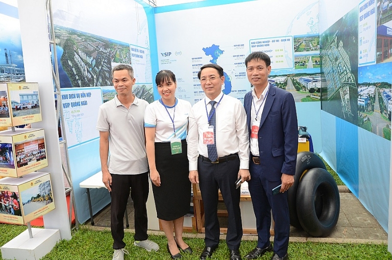 Quảng Ngãi: Dấu ấn Hội chợ triển lãm kết nối hợp tác đầu tư, thể thao và giao lưuvăn nghệ hướng về cộng đồng Quảng Ngãi: Dấu ấn Hội chợ triển lãm kết nối hợp tác đầu tư, thể thao và giao lưuvăn nghệ hướng về cộng đồng