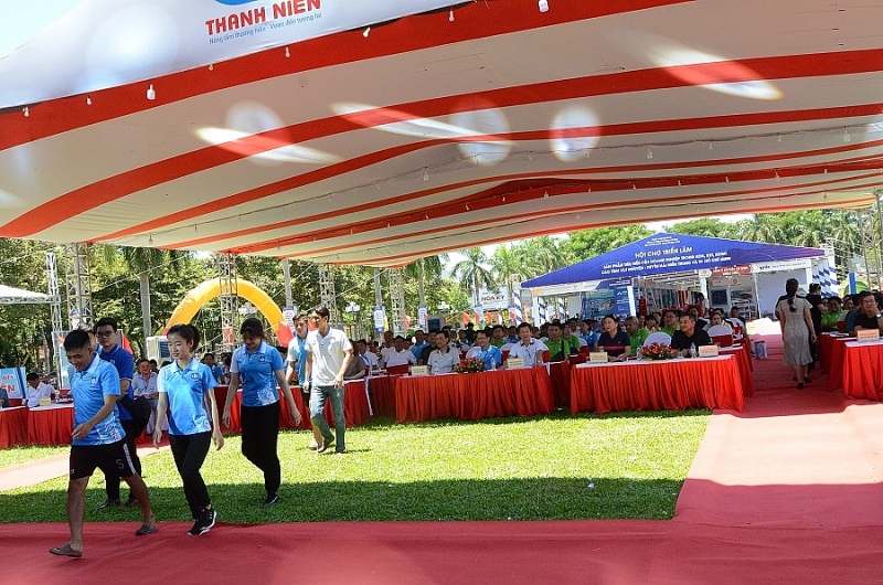 Quảng Ngãi: Dấu ấn Hội chợ triển lãm kết nối hợp tác đầu tư, thể thao và giao lưuvăn nghệ hướng về cộng đồng Quảng Ngãi: Dấu ấn Hội chợ triển lãm kết nối hợp tác đầu tư, thể thao và giao lưuvăn nghệ hướng về cộng đồng